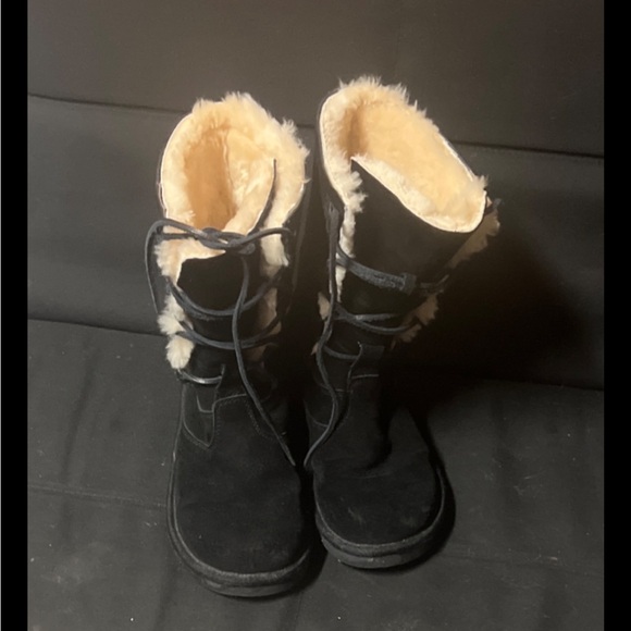UGG Shoes - UGG Black and Tan Winter Boots